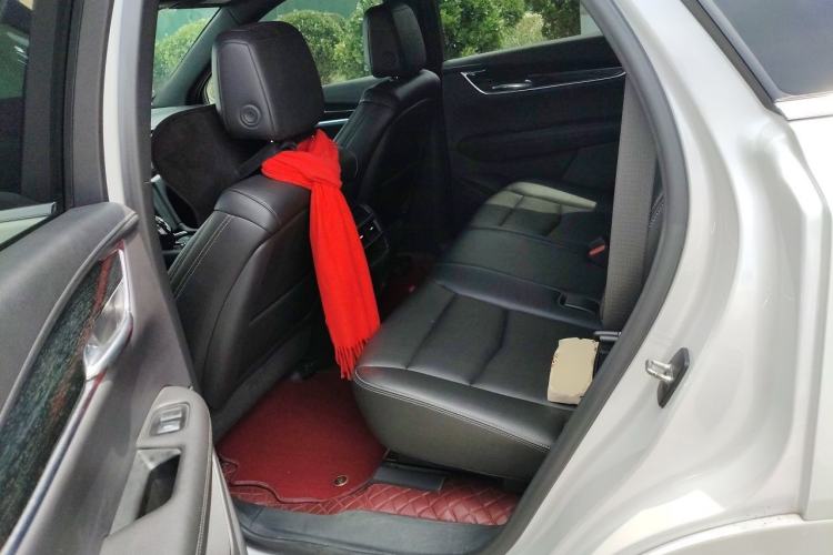 Used Cadillac XT5 2021 28T Luxury Model Left Rear Seat