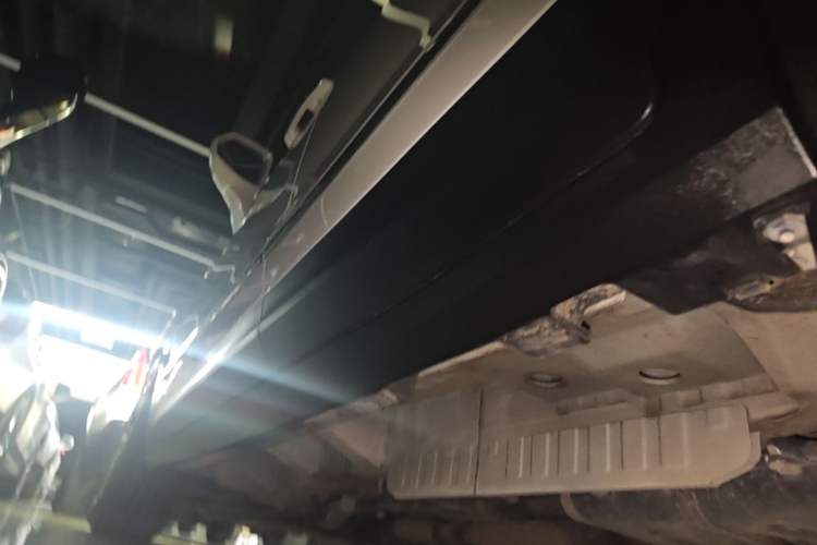 Used Cadillac XT5 2021 28T Luxury Model Left Side Sill