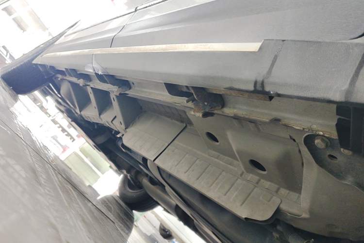 Used Cadillac XT5 2021 28T Four-Wheel Drive Luxury Version Left Side Sill