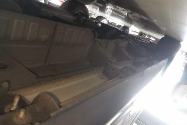 Used Cadillac XT5 2021 28T Luxury Model Left Side Sill
