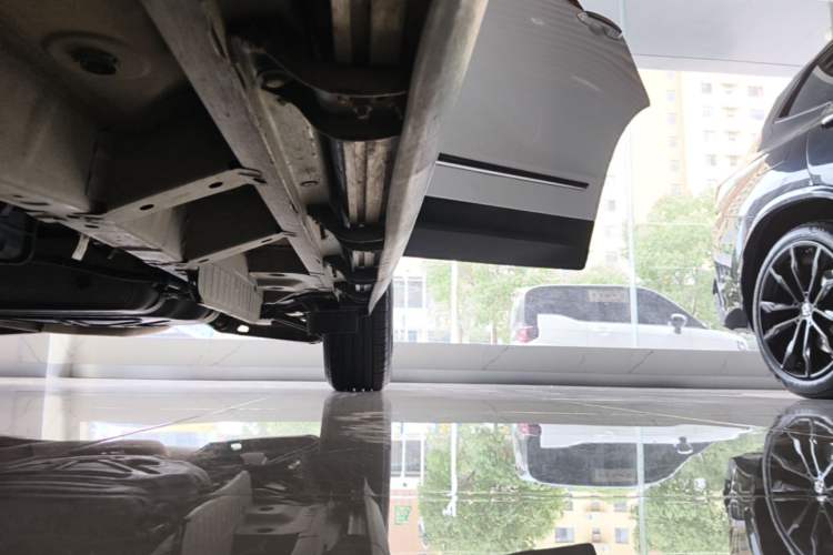Used Cadillac XT5 2021 28T Luxury Model Left Side Sill