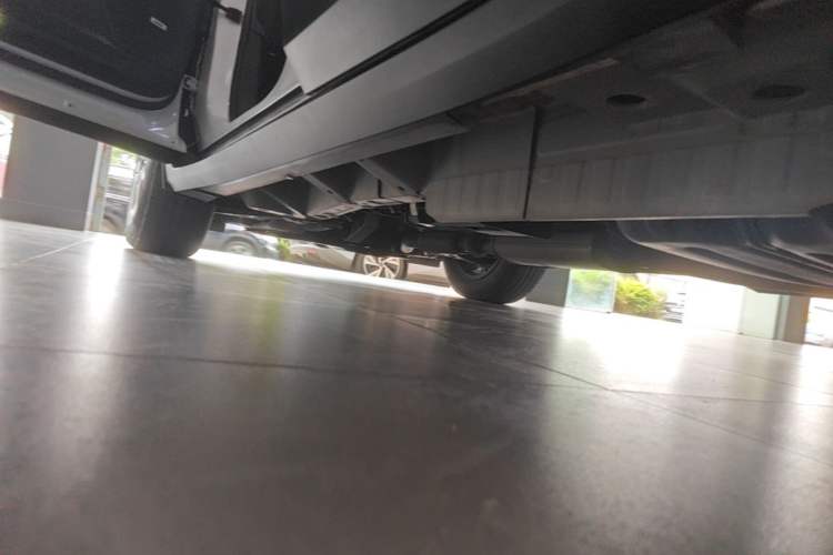 Used Cadillac XT5 2021 28T Luxury Model Left Side Sill