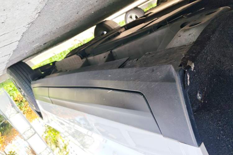 Used Cadillac XT5 2021 2.0T Two-Wheel Drive Luxury Version Left Side Sill