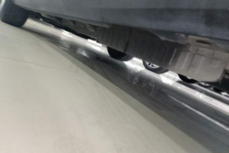 Used Cadillac XT5 2021 28T Luxury Model Left Side Sill