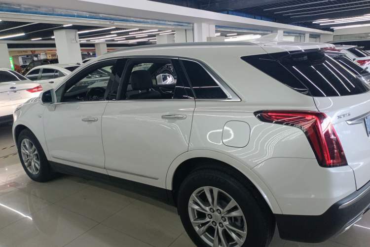Used Cadillac XT5 2021 28T Luxury Model Left Side