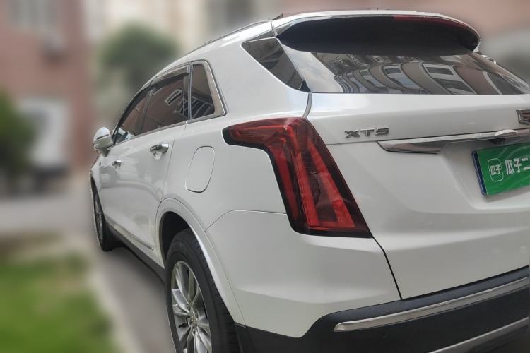 Used Cadillac XT5 2021 2.0T Two-Wheel Drive Luxury Version Rear Left 45 Deg