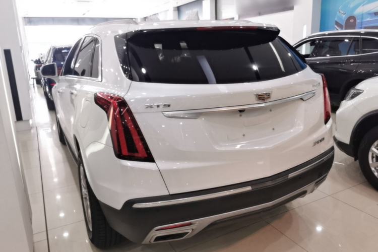Used Cadillac XT5 2021 28T Luxury Model Rear Left 45 Deg