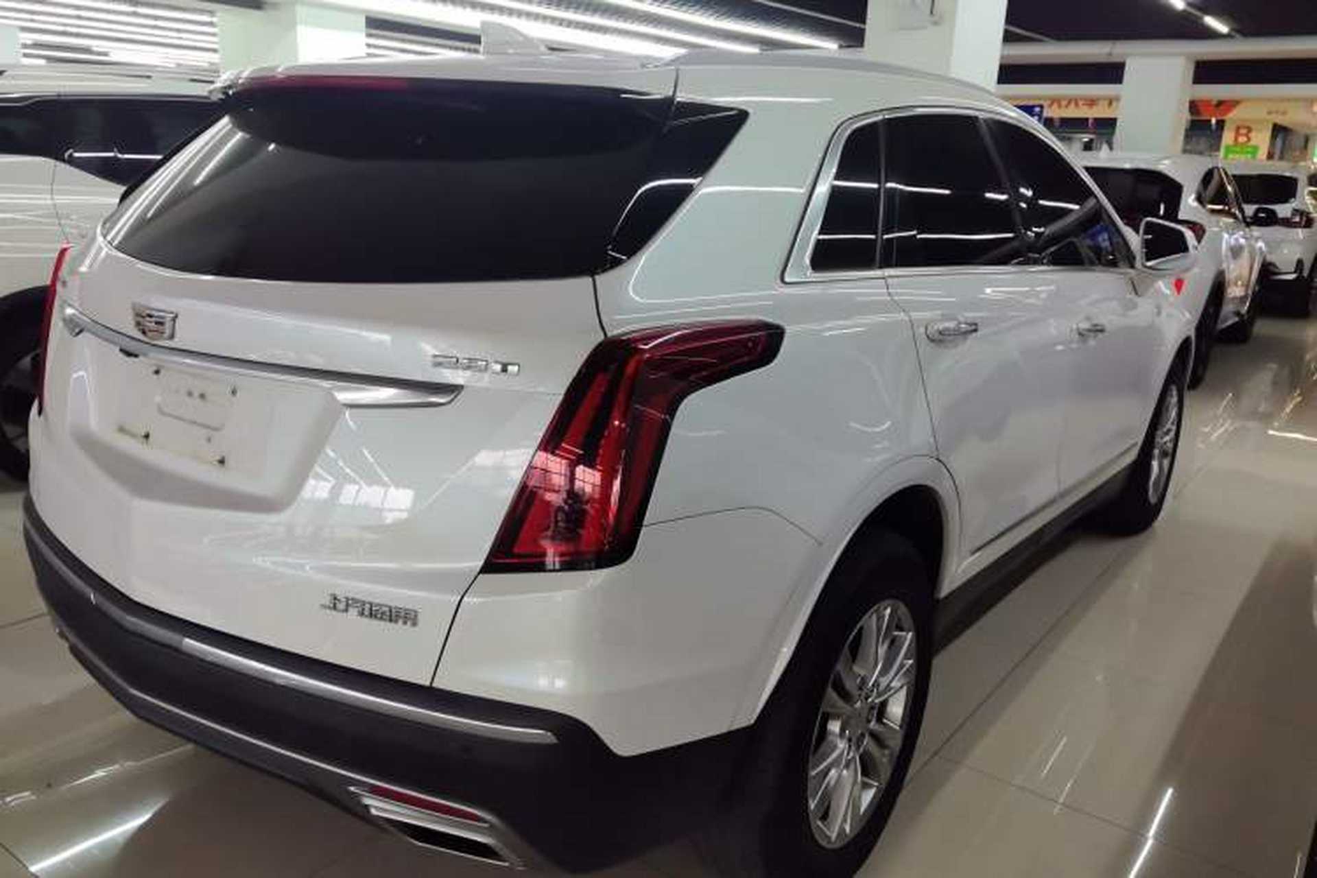 Used Cadillac XT5 2021 28T Luxury Model Rear Right 45 Deg