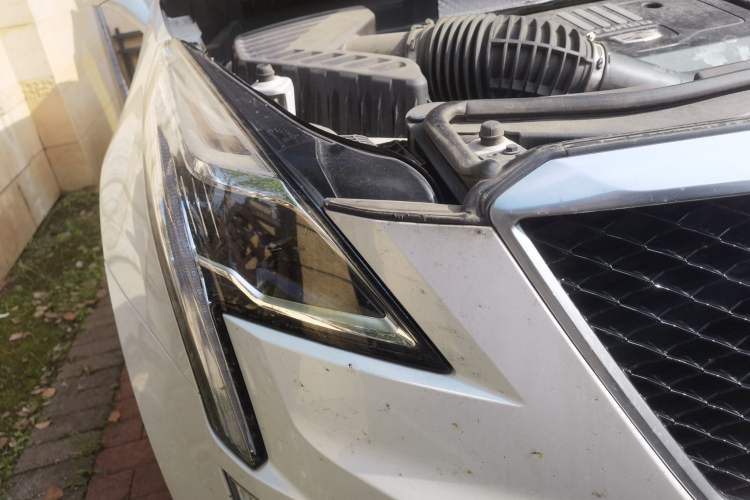 Used Cadillac XT5 2021 2.0T Four-Wheel-Drive Platinum Edition Right Front Headlight