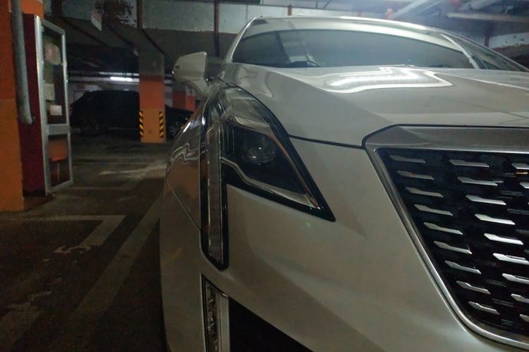 Used Cadillac XT5 2021 28T Luxury Model Right Front Headlight