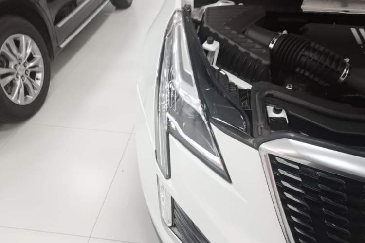 Used Cadillac XT5 2021 2.0T Two-Wheel Drive Luxury Version Right Front Headlight