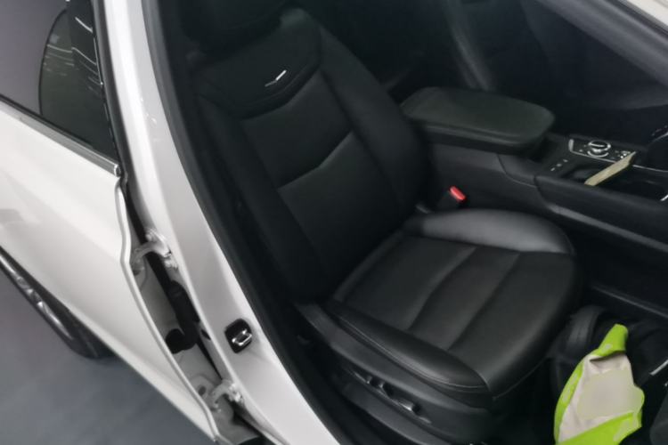 Used Cadillac XT5 2021 28T Four-Wheel Drive Luxury Version Right Front Seat