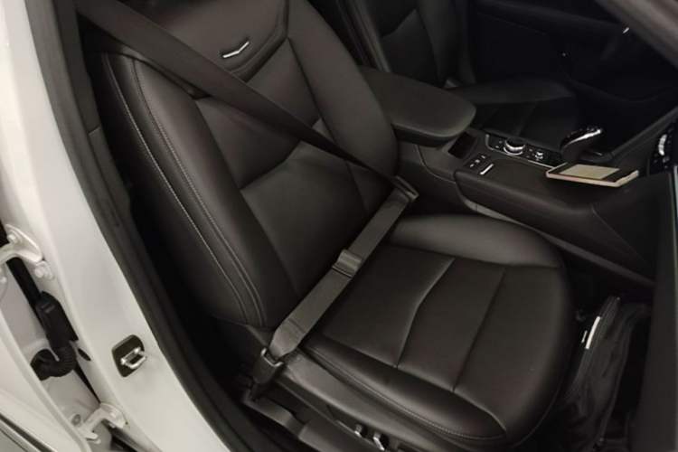 Used Cadillac XT5 2021 2.0T Two-Wheel Drive Luxury Version Right Front Seat