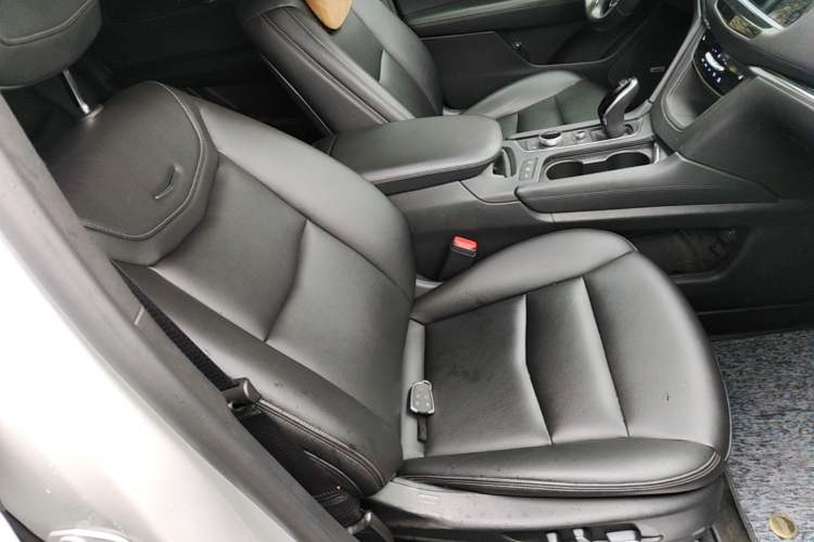 Used Cadillac XT5 2021 28T Four-Wheel Drive Luxury Version Right Front Seat