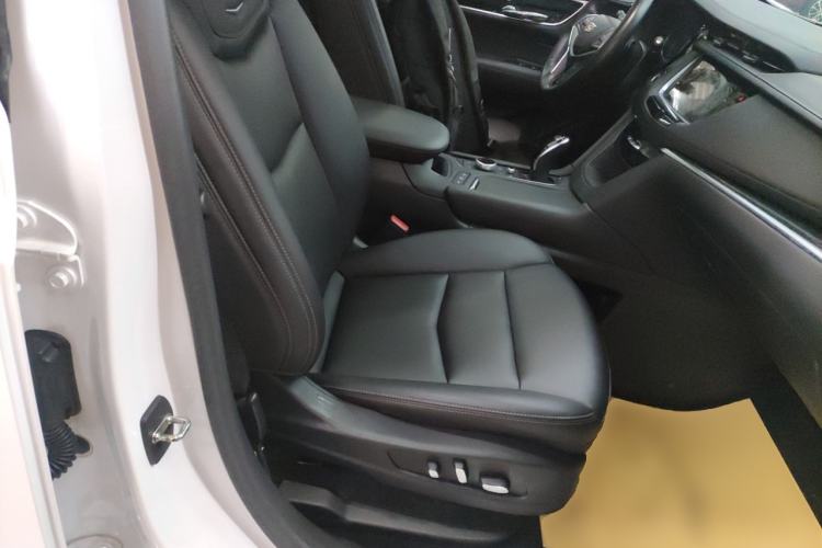Used Cadillac XT5 2021 2.0T Two-Wheel Drive Luxury Version Right Front Seat