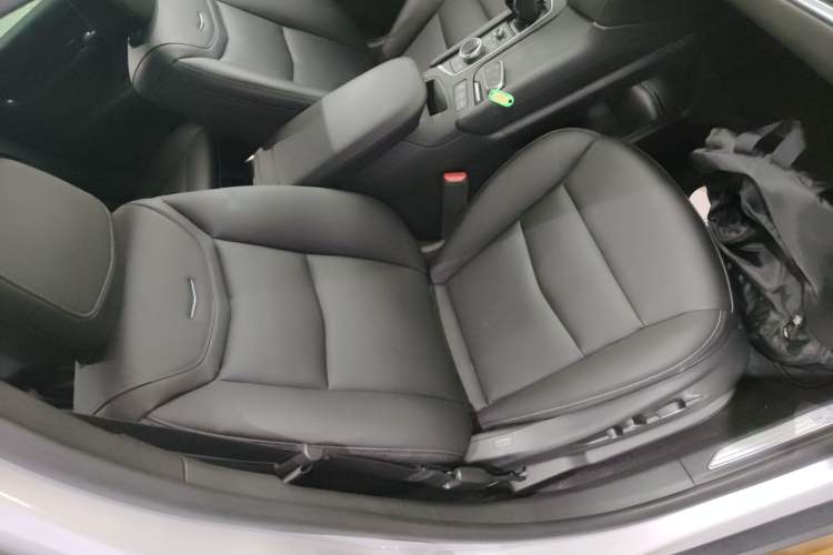 Used Cadillac XT5 2021 2.0T Two-Wheel Drive Luxury Version Right Front Seat
