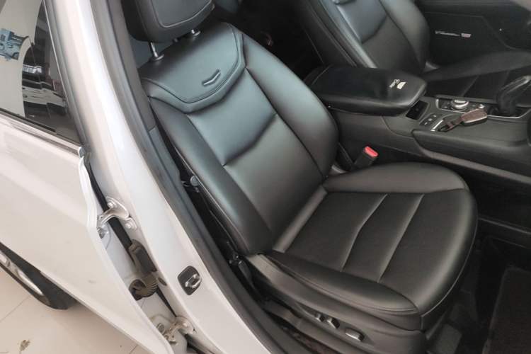 Used Cadillac XT5 2021 2.0T Four-Wheel Drive Luxury Version Right Front Seat