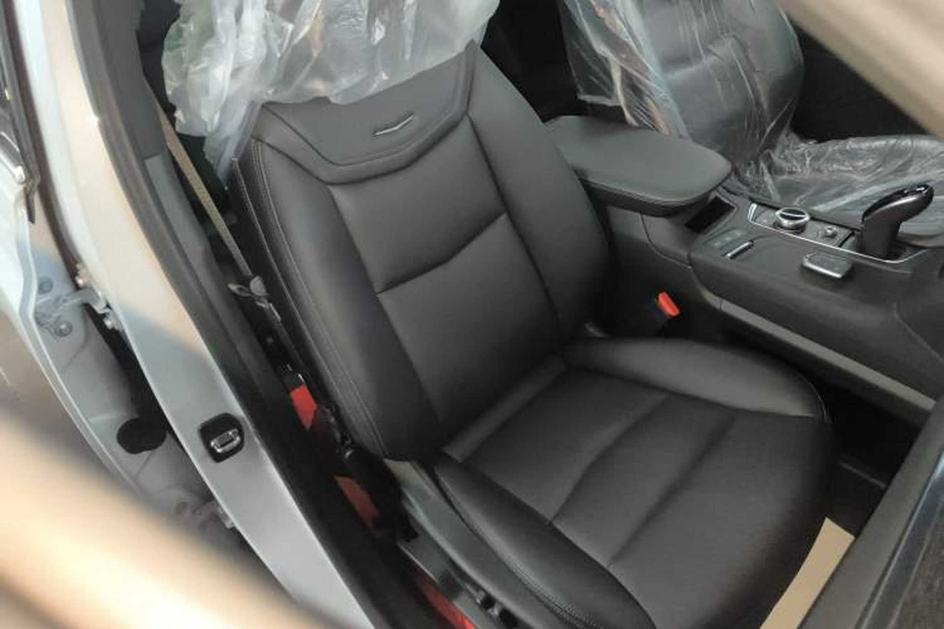 Used Cadillac XT5 2021 28T Luxury Model Right Front Seat