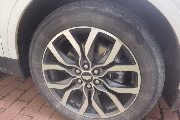 Used Cadillac XT5 2021 2.0T Four-Wheel-Drive Platinum Edition Right Front Wheel Hub