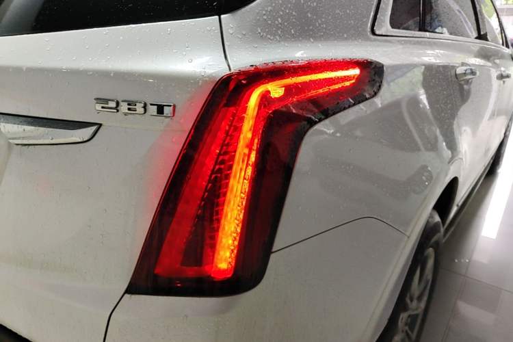 Used Cadillac XT5 2021 28T Four-Wheel Drive Luxury Version Right Rear Taillight