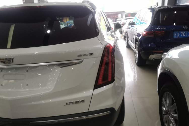 Used Cadillac XT5 2021 28T Luxury Model Right Rear Taillight
