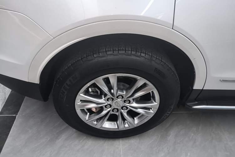 Used Cadillac XT5 2021 28T Luxury Model Right Rear Wheel Hub