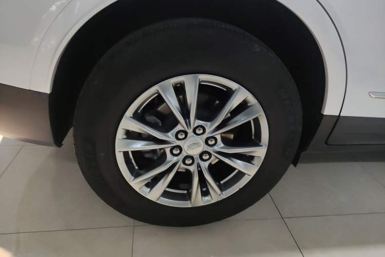 Used Cadillac XT5 2021 28T Luxury Model Right Rear Wheel Hub