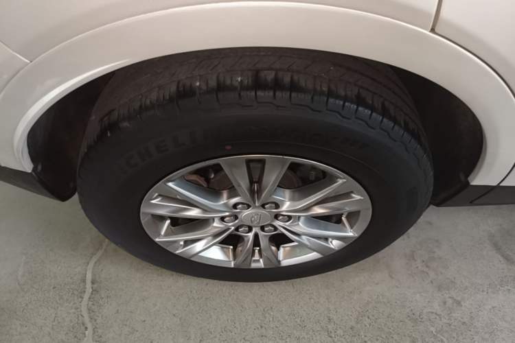 Used Cadillac XT5 2021 28T Luxury Model Right Rear Wheel Hub
