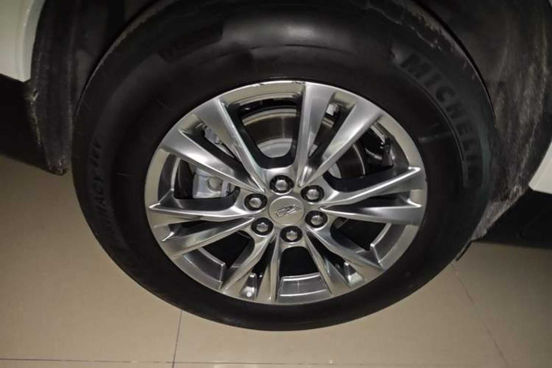 Used Cadillac XT5 2021 28T Luxury Model Right Rear Wheel Hub
