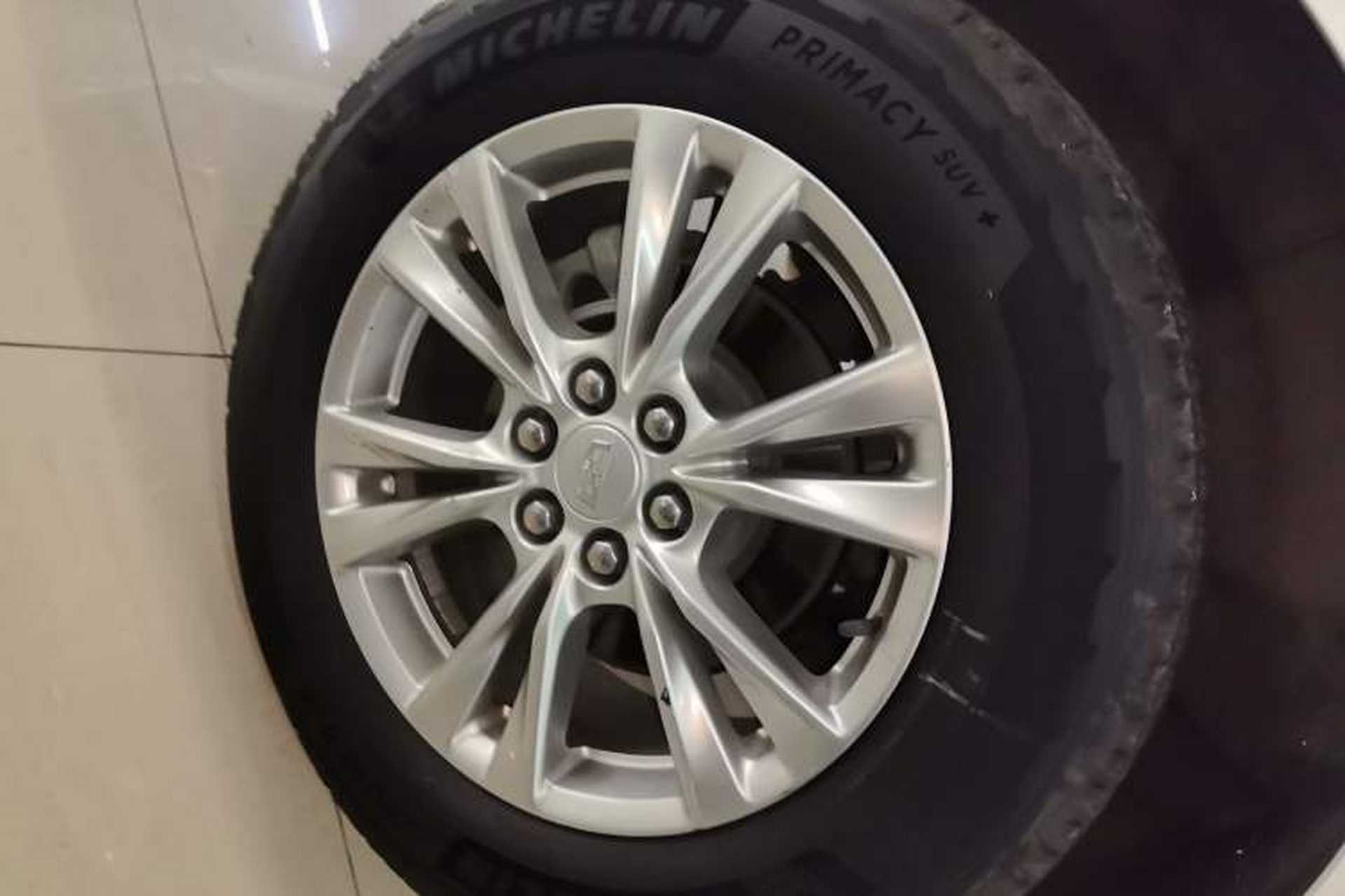 Used Cadillac XT5 2021 28T Luxury Model Right Rear Wheel Hub
