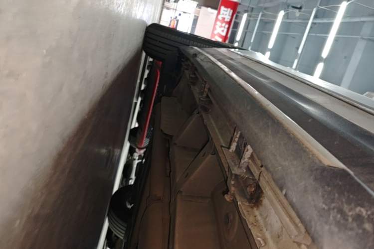Used Cadillac XT5 2021 28T Luxury Model Right Side Sill