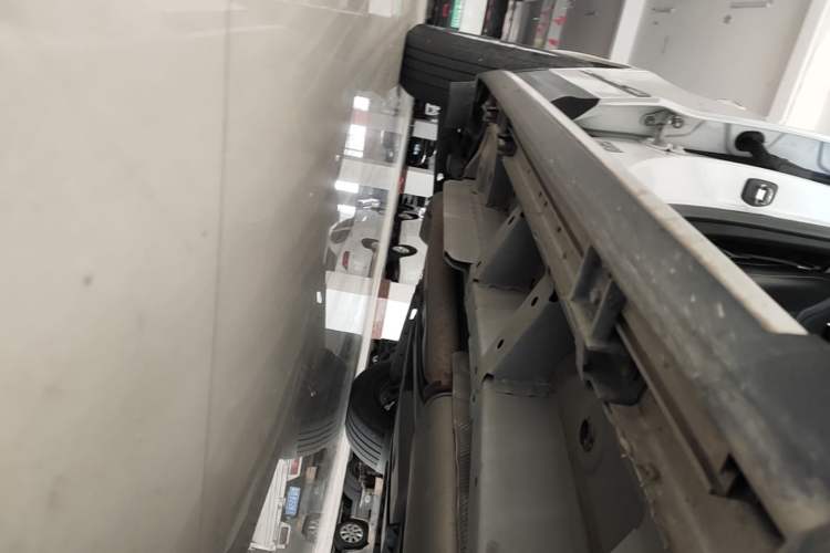 Used Cadillac XT5 2021 2.0T Four-Wheel Drive Luxury Version Right Side Sill