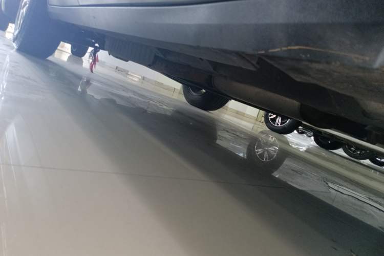 Used Cadillac XT5 2021 28T Luxury Model Right Side Sill