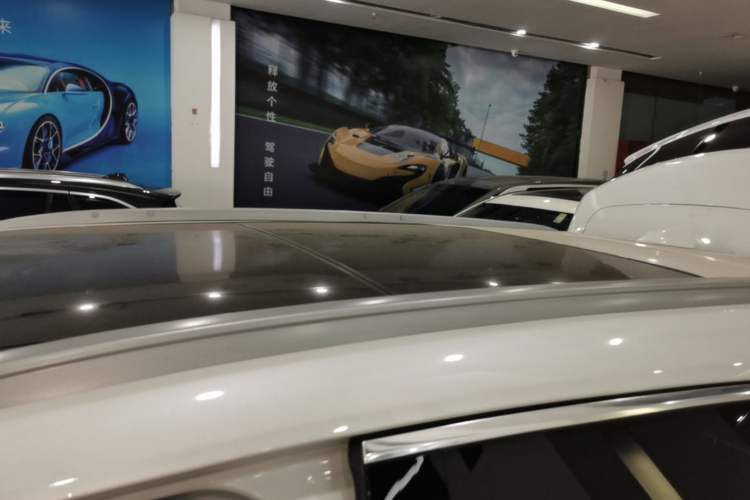 Used Cadillac XT5 2021 28T Luxury Model Roof