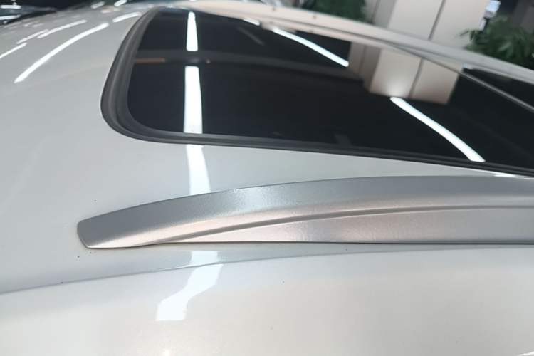 Used Cadillac XT5 2021 28T Luxury Model Roof