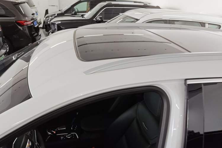 Used Cadillac XT5 2021 2.0T Two-Wheel Drive Luxury Version Roof