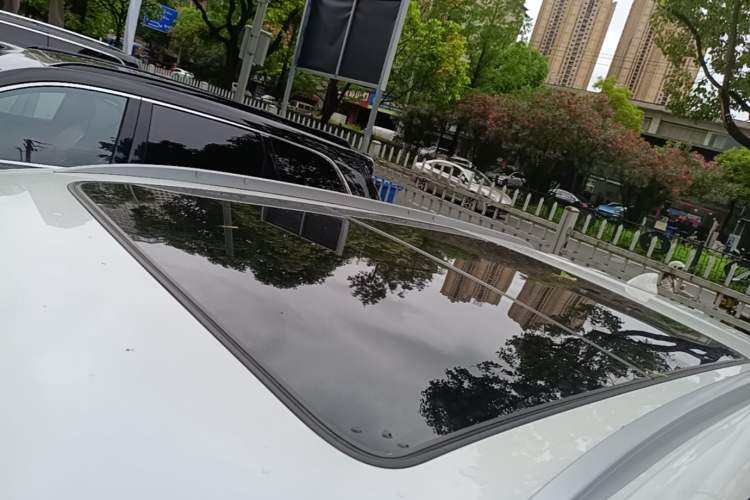 Used Cadillac XT5 2021 28T Luxury Model Roof