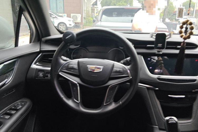 Used Cadillac XT5 2021 28T Luxury Model Steering Wheel