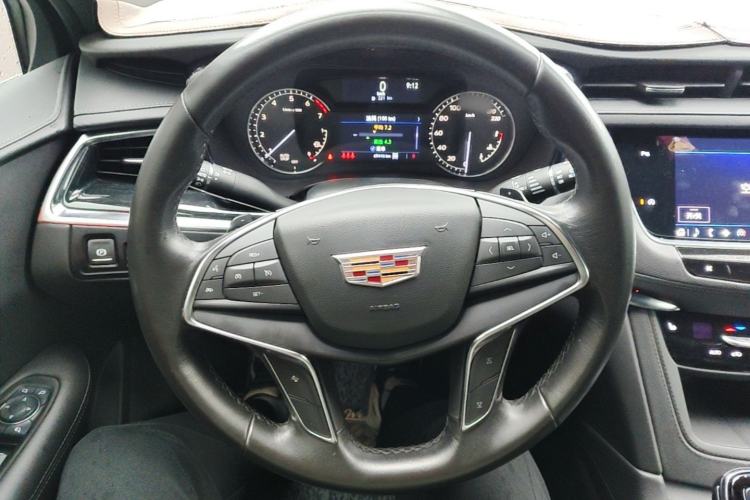 Used Cadillac XT5 2021 28T Four-Wheel Drive Luxury Version Steering Wheel