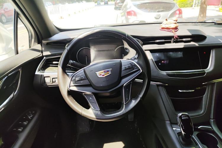Used Cadillac XT5 2021 2.0T Two-Wheel Drive Luxury Version Steering Wheel