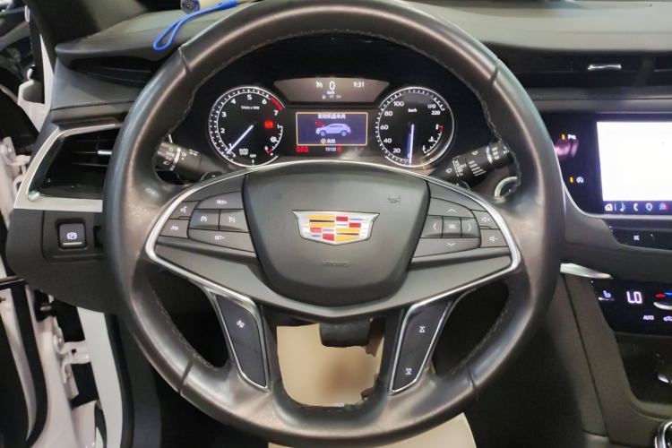 Used Cadillac XT5 2021 2.0T Two-Wheel Drive Luxury Version Steering Wheel
