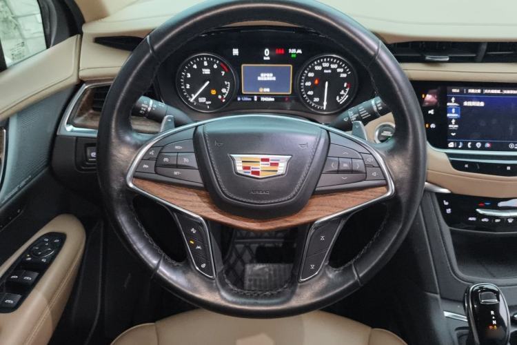 Used Cadillac XT5 2021 28T Four-Wheel Drive Platinum Sport Edition Steering Wheel