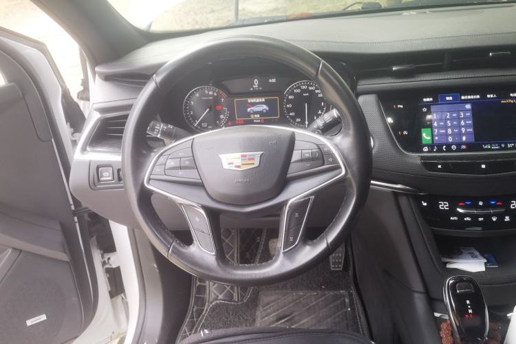 Used Cadillac XT5 2021 28T Luxury Model Steering Wheel