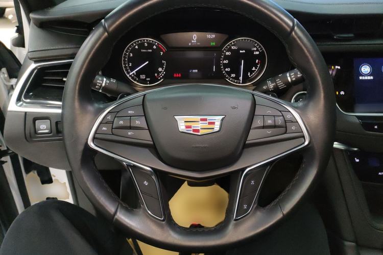 Used Cadillac XT5 2021 2.0T Two-Wheel Drive Luxury Version Steering Wheel