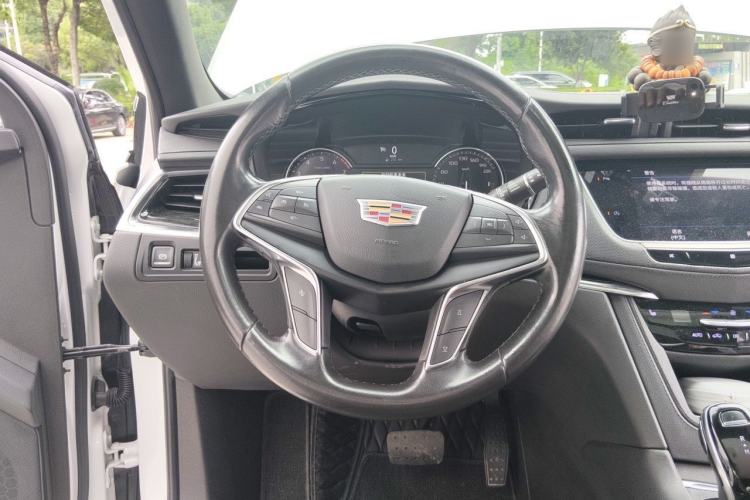 Used Cadillac XT5 2021 2.0T Two-Wheel Drive Luxury Version Steering Wheel