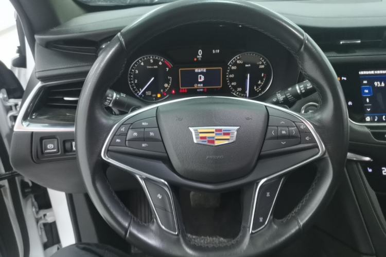 Used Cadillac XT5 2021 2.0T Two-Wheel Drive Luxury Version Steering Wheel