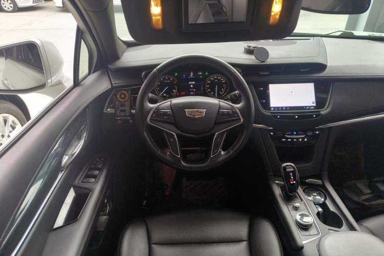 Used Cadillac XT5 2021 2.0T Two-Wheel Drive Luxury Version Steering Wheel