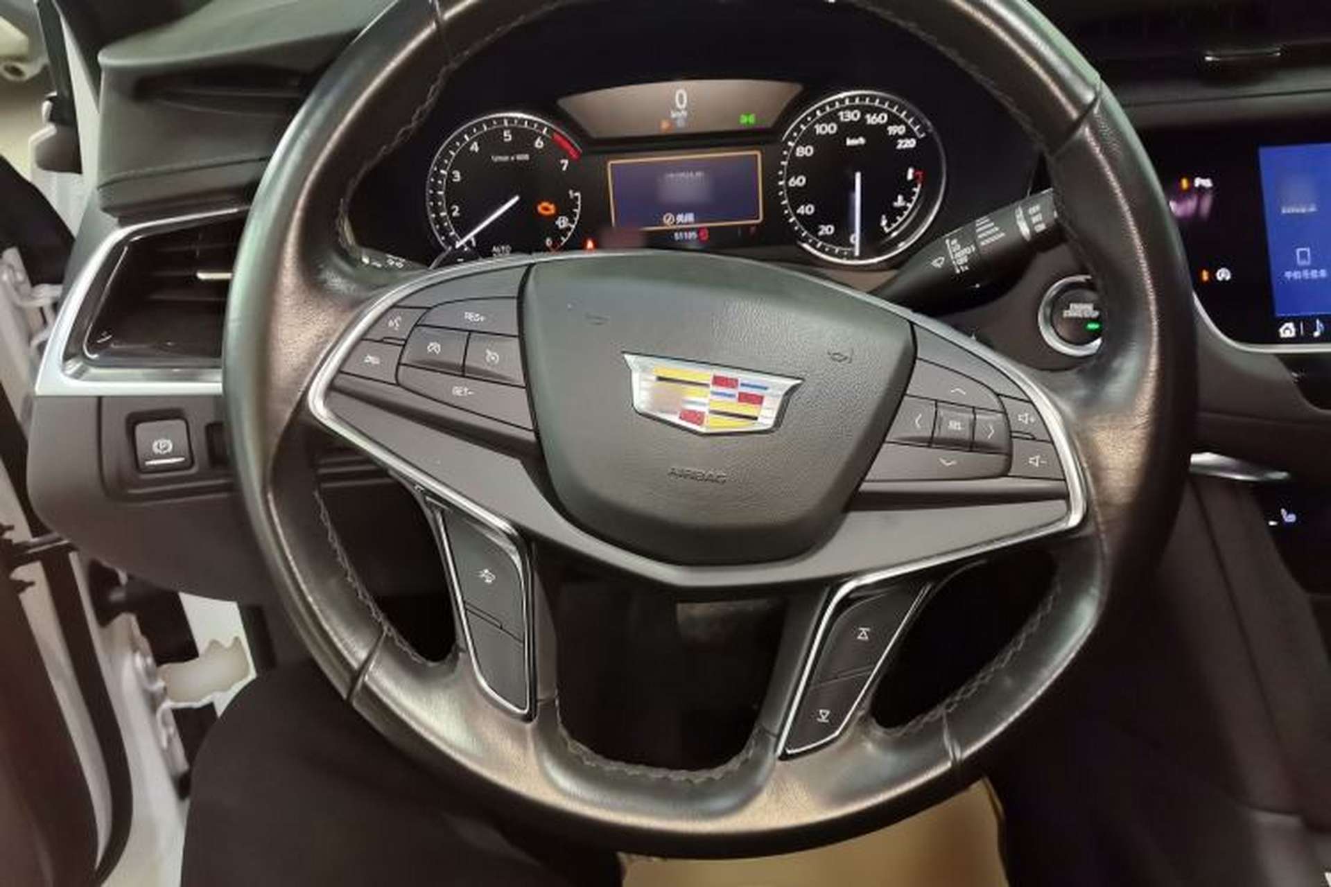 Used Cadillac XT5 2021 28T Luxury Model Steering Wheel