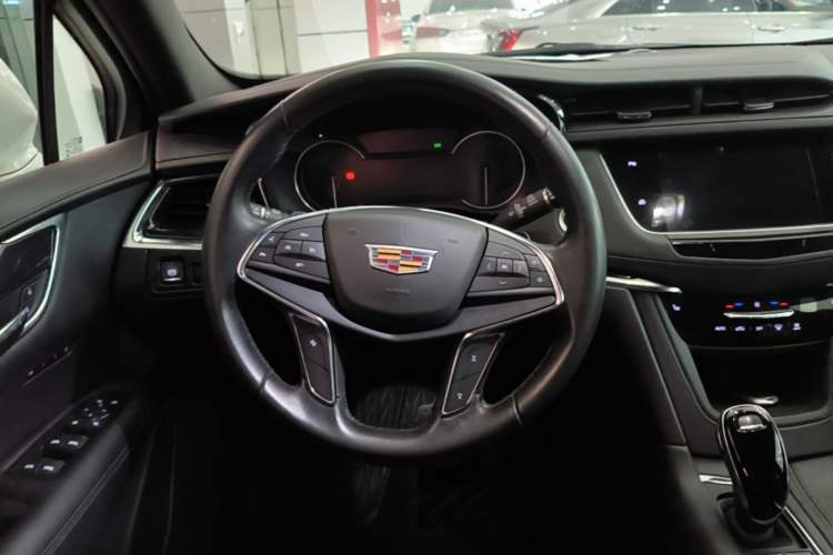 Used Cadillac XT5 2021 2.0T Two-Wheel Drive Luxury Version Steering Wheel