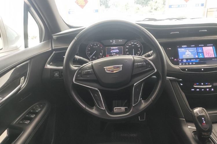 Used Cadillac XT5 2021 2.0T Four-Wheel Drive Luxury Version Steering Wheel